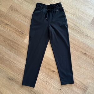 Lululemon women’s joggers
